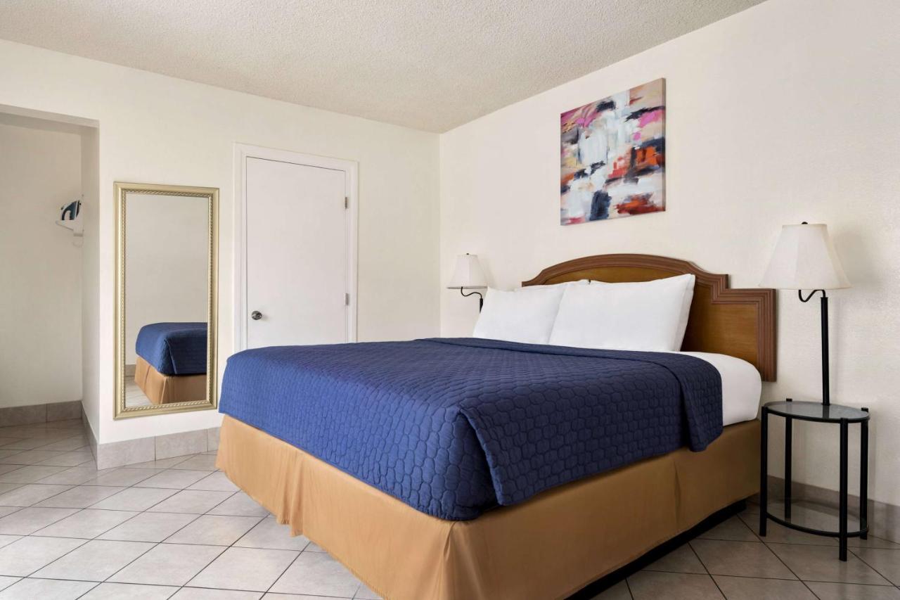 Travelodge By Wyndham Las Vegas