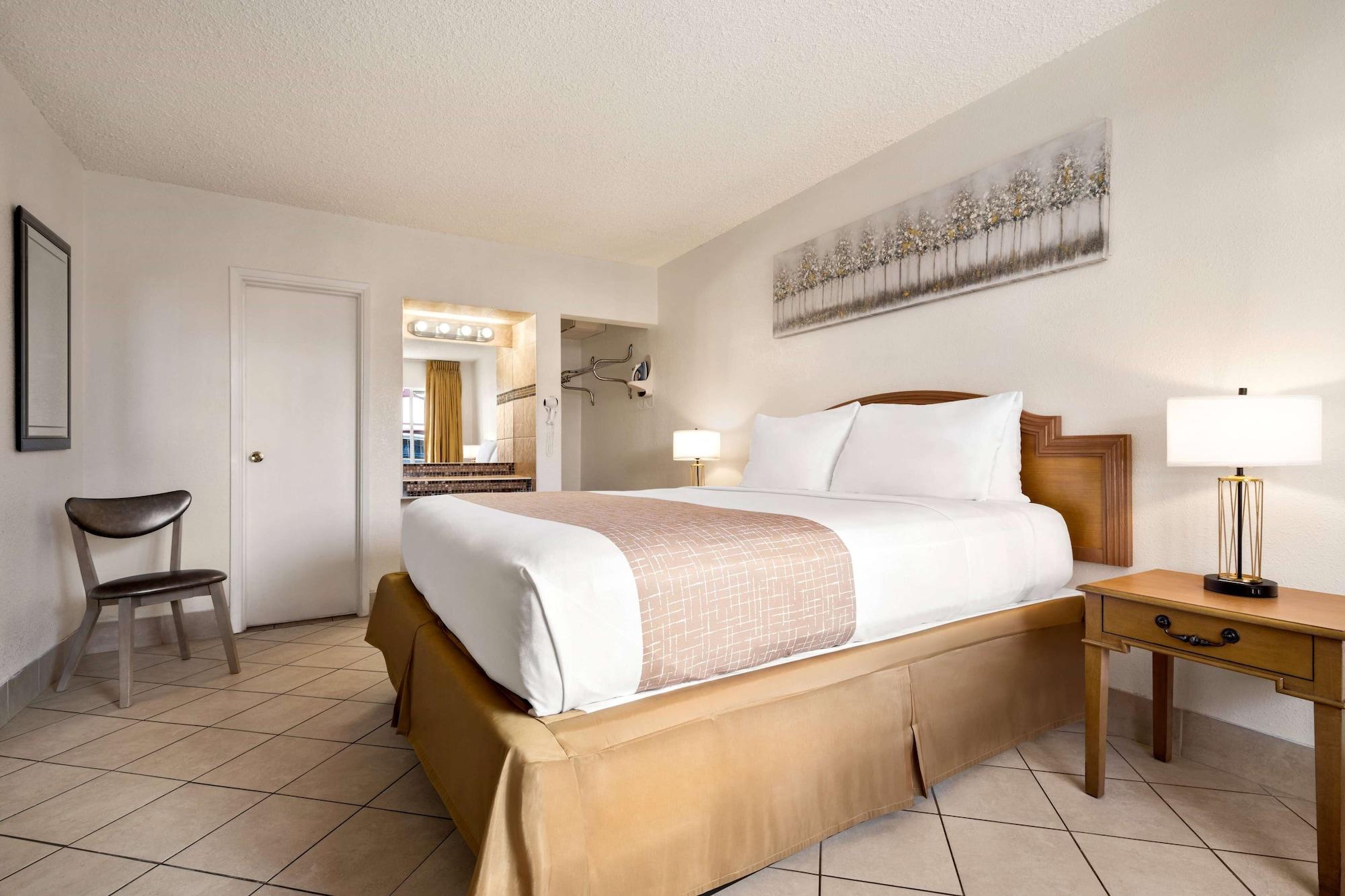 Travelodge By Wyndham Motel 2*