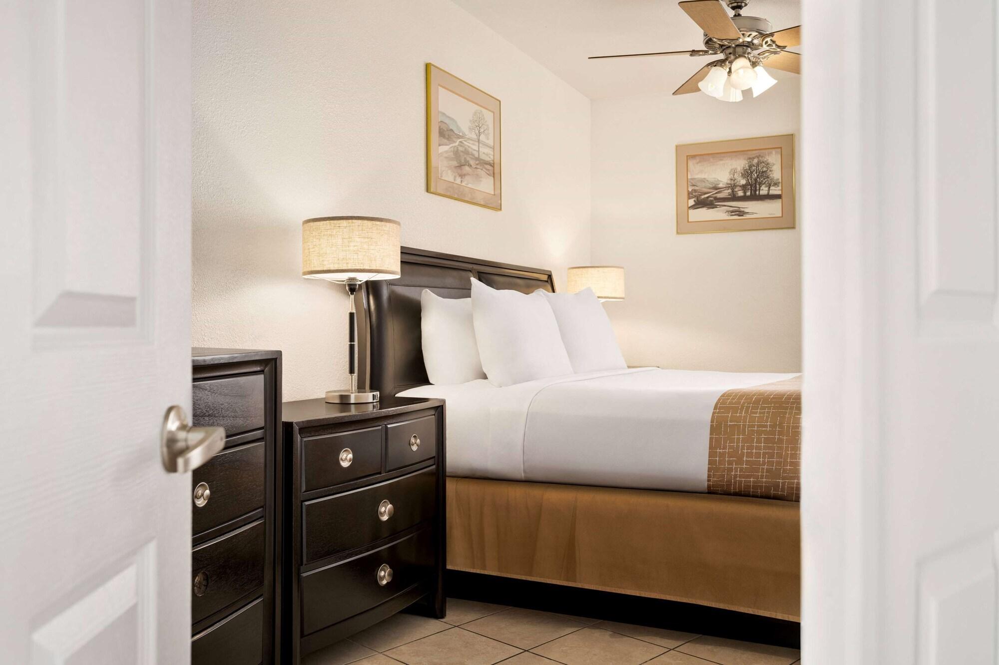 Motel Travelodge By Wyndham 2*